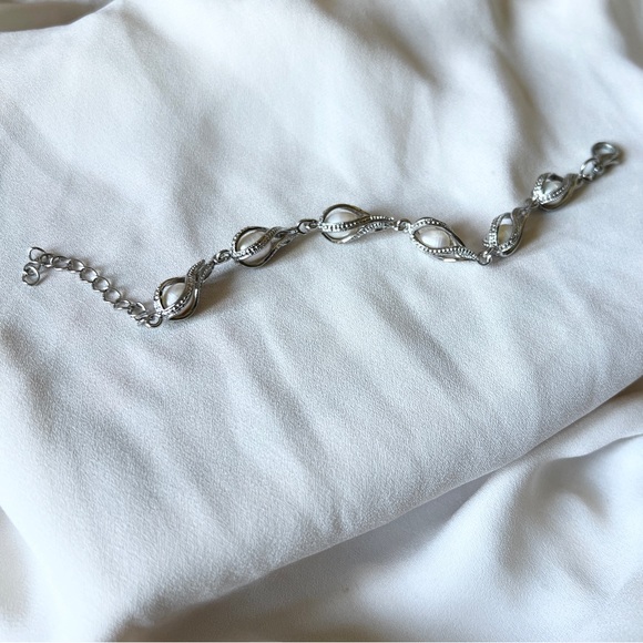 Vintage Pearl bracelet with silver link overlay - Picture 4 of 8